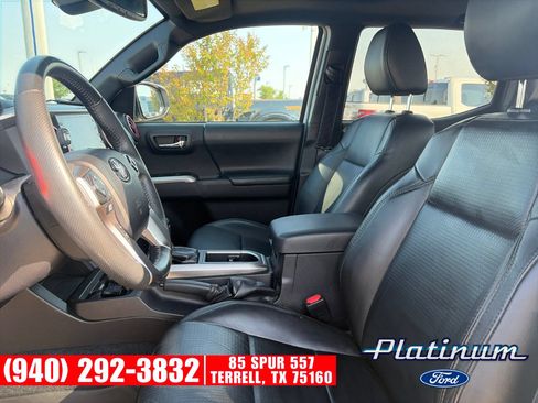Used 2021 Toyota Tacoma Limited AWD/4WD image 13