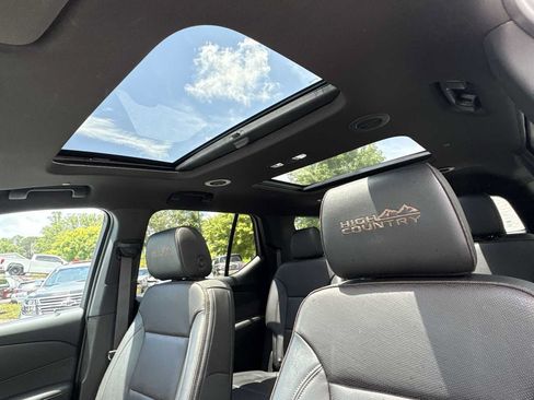 Used 2022 Chevrolet Traverse High Country FWD image 19