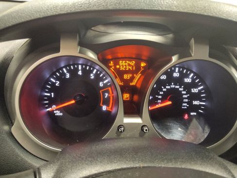 Used 2015 Nissan Juke S FWD image 23