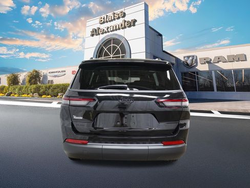New 2026 Jeep Grand Cherokee L Limited AWD/4WD image 7