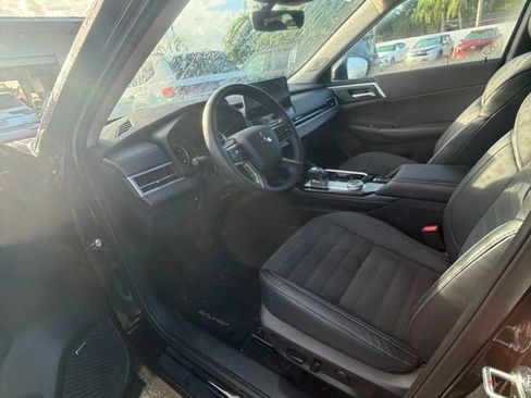 Used 2025 Mitsubishi Outlander SE AWD/4WD image 5
