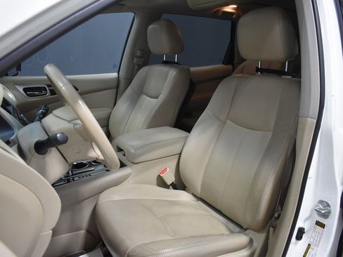 Used 2014 Nissan Pathfinder SL w/ SL Premium Package image 5