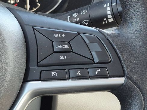 Used 2025 Nissan Altima 2.5 SV FWD image 17