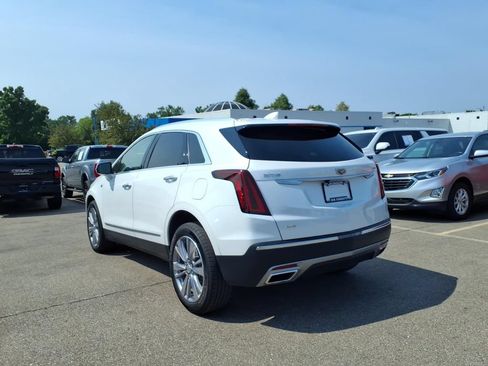 Used 2024 Cadillac XT5 Premium Luxury w/ LPO, Floor Liner Package AWD/4WD image 7