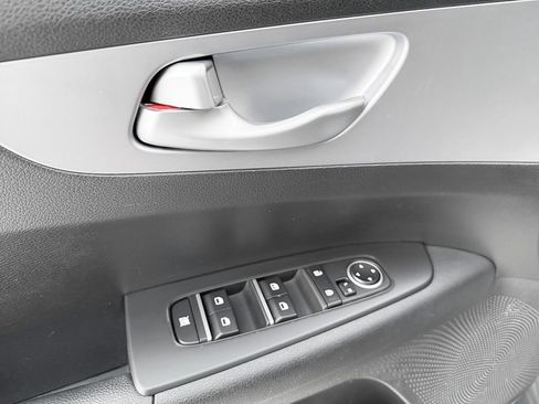 Used 2024 Kia Forte LXS FWD image 21