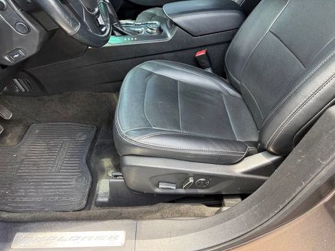 Used 2016 Ford Explorer Limited w/ Equipment Group 301A AWD/4WD image 9
