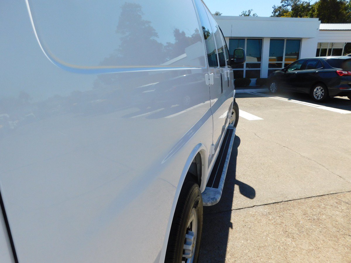 Used 2025 Chevrolet Express 2500 w/ Driver Convenience Package RWD image 9