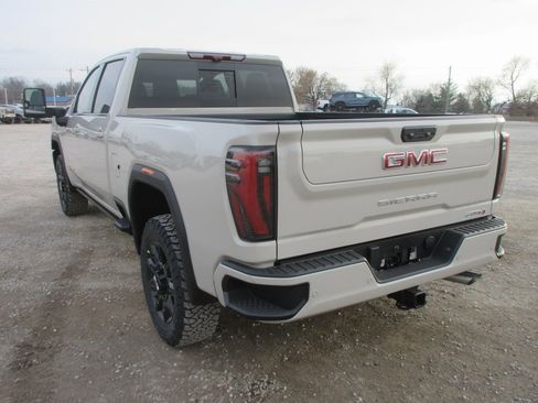 New 2026 GMC Sierra 2500 AT4 image 9