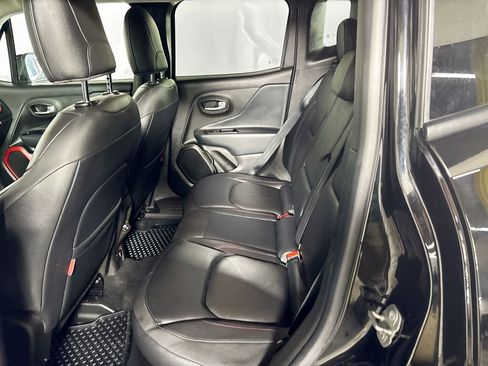 Used 2022 Jeep Renegade Trailhawk image 20