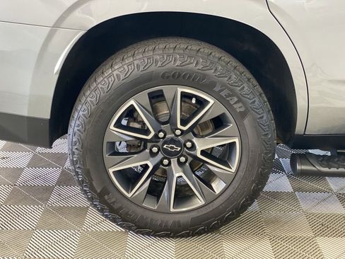 Used 2023 Chevrolet Tahoe Z71 w/ Luxury Package AWD/4WD image 40