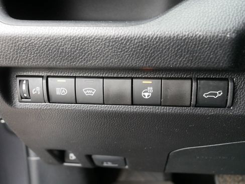 Used 2024 Toyota RAV4 SE w/ Convenience Package AWD/4WD image 16