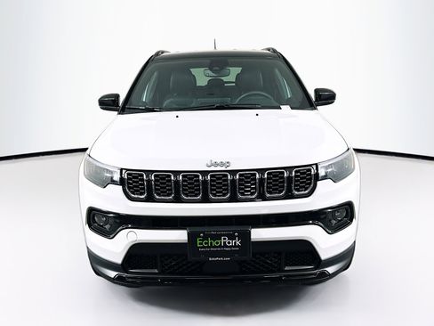 Used 2025 Jeep Compass Limited image 2
