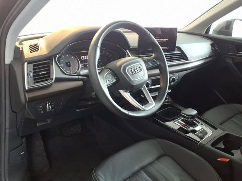Used 2023 Audi Q5 2.0T Premium w/ Convenience Package AWD/4WD image 9