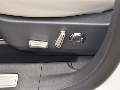 New 2026 Lincoln Nautilus Premier AWD/4WD image 35
