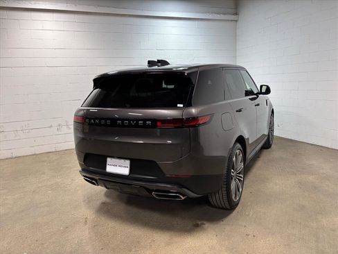 Used 2024 Land Rover Range Rover Sport SE image 7