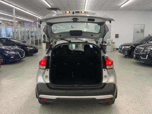 Used 2020 Nissan Kicks SR image 30
