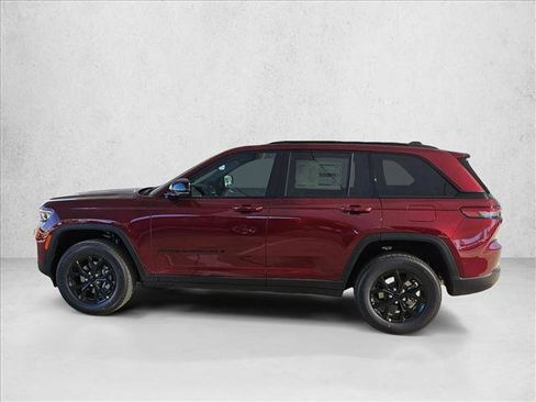 New 2025 Jeep Grand Cherokee Altitude image 9