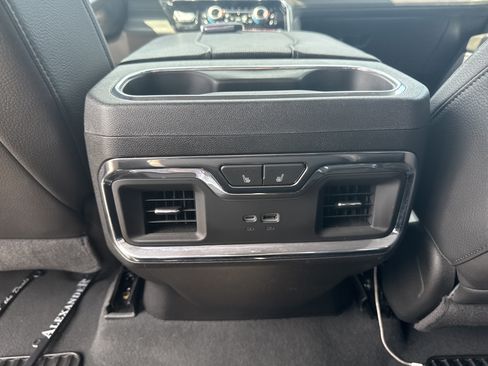 Used 2024 GMC Sierra 1500 Denali w/ Technology Package AWD/4WD image 14