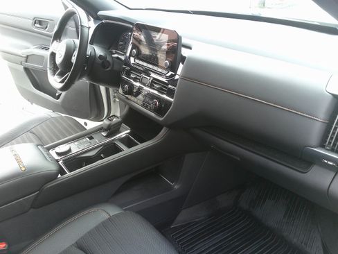 Used 2024 Nissan Pathfinder Rock Creek AWD/4WD image 28