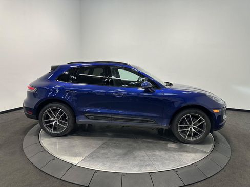 Certified 2026 Porsche Macan AWD/4WD image 8