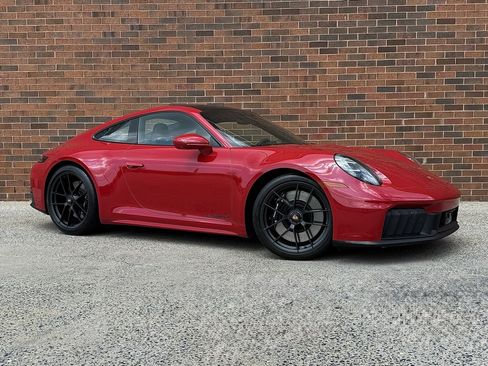 Used 2025 Porsche 911 Carrera GTS image 9