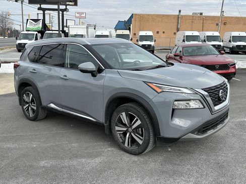 Used 2021 Nissan Rogue SL w/ Premium Package image 2