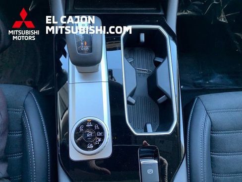 New 2026 Mitsubishi Outlander AWD image 15