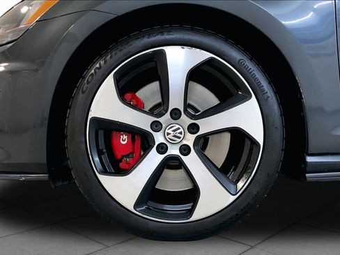 Used 2016 Volkswagen GTI SE w/ Lighting Package (SEL) FWD image 10