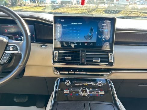 Used 2023 Lincoln Navigator L Reserve image 24