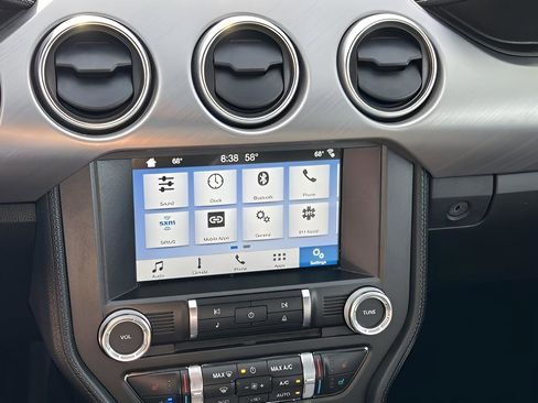 Used 2018 Ford Mustang Premium image 18