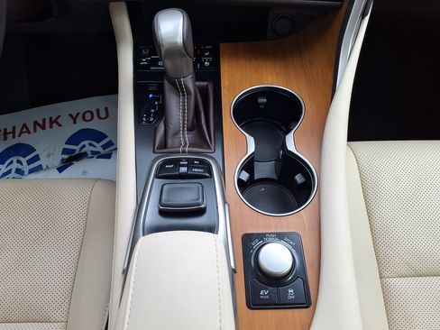 Used 2019 Lexus RX 450h AWD w/ Navigation Package image 34