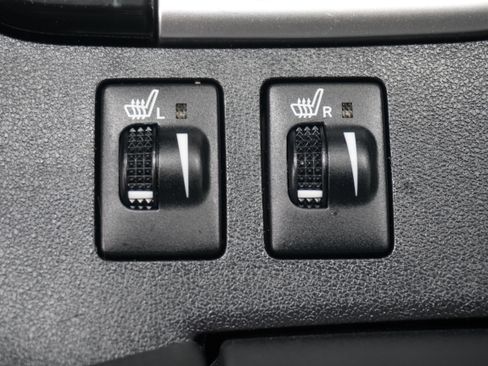Used 2017 Toyota Highlander XLE AWD/4WD image 24