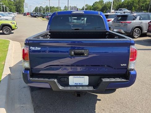 Used 2022 Toyota Tacoma TRD Off-Road w/ Technology Package RWD image 10
