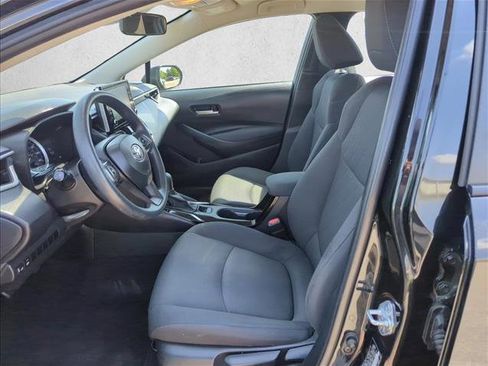 Used 2021 Toyota Corolla LE FWD image 15