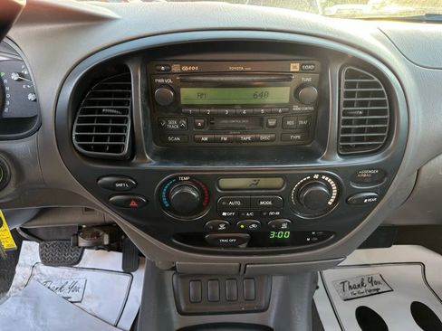 Used 2005 Toyota Sequoia SR5 image 29