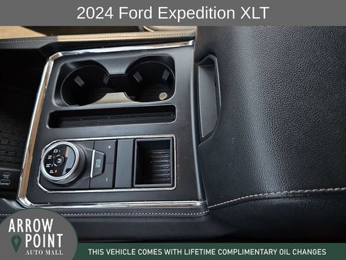 Used 2024 Ford Expedition XLT RWD image 28