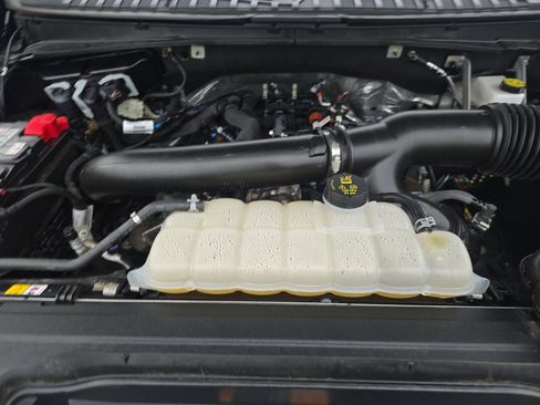 Certified 2025 Ford Expedition Max Platinum image 21