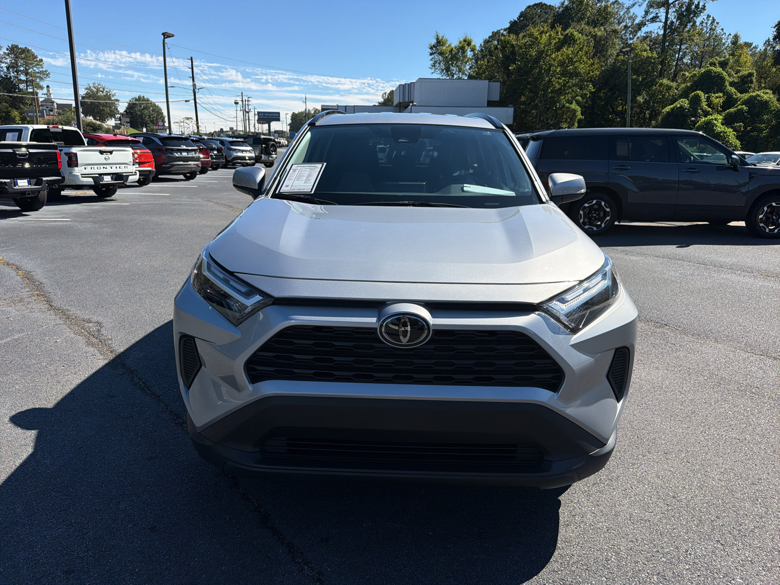Used 2025 Toyota RAV4 XLE FWD image 9