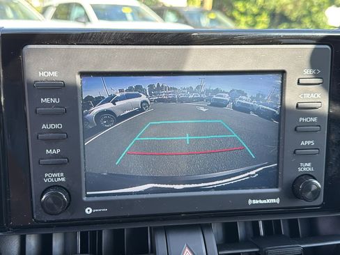 Used 2021 Toyota RAV4 LE AWD/4WD image 13