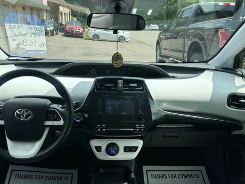 Used 2017 Toyota Prius Two w/ Prius Two Safety Plus Package FWD image 22