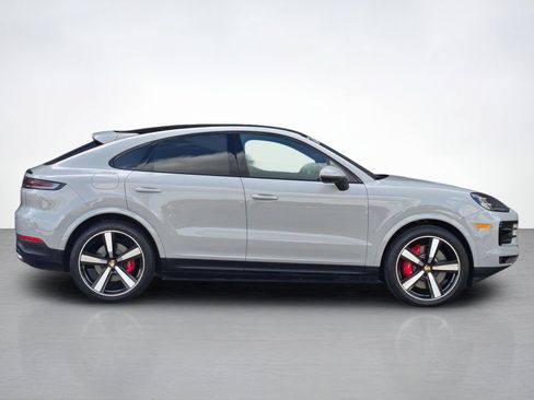 Certified 2024 Porsche Cayenne S AWD/4WD image 8
