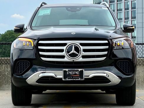 Certified 2026 Mercedes-Benz GLS 450 4MATIC image 3