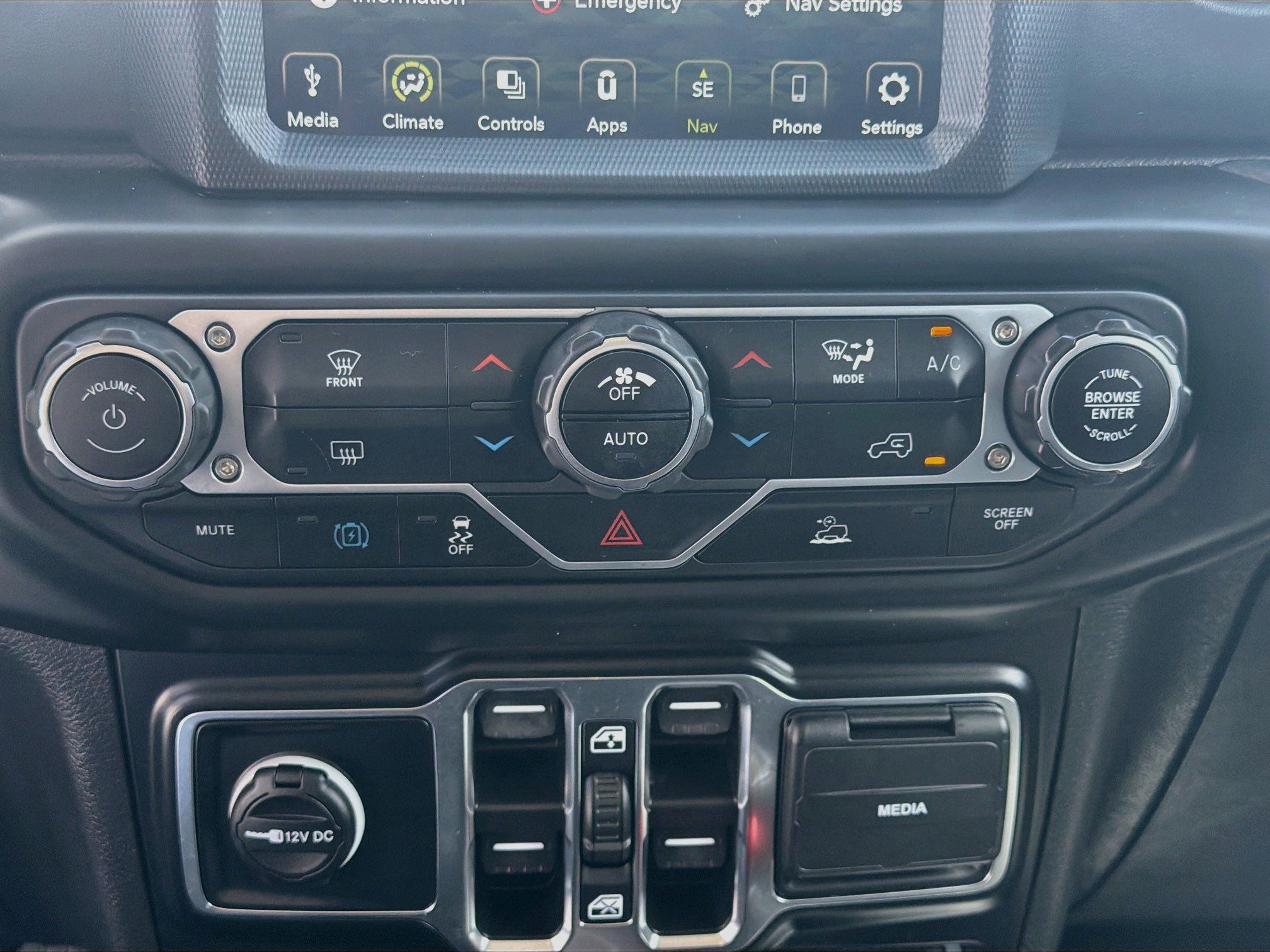 Used 2022 Jeep Wrangler Unlimited Sahara AWD/4WD image 24