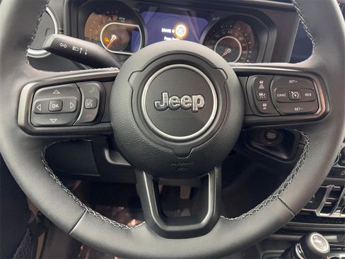 Used 2025 Jeep Gladiator Sport w/ Premium Package image 59