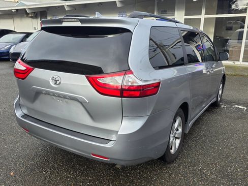 Used 2018 Toyota Sienna LE FWD image 5