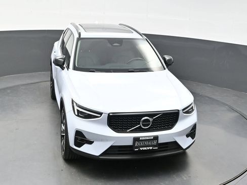 Used 2024 Volvo XC40 B5 Plus w/ Protection Package Premier AWD/4WD image 33