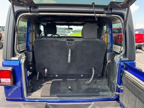 Used 2018 Jeep Wrangler Sport AWD/4WD image 6