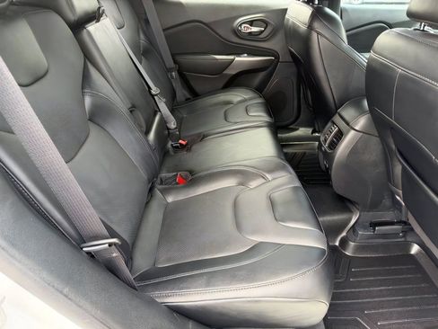 Used 2022 Jeep Cherokee Latitude Lux AWD/4WD image 13