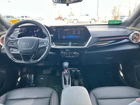 Used 2024 Chevrolet Trax RS w/ Driver Confidence Package image 8