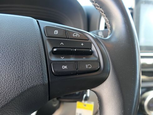 Used 2023 Hyundai Venue SEL FWD image 20